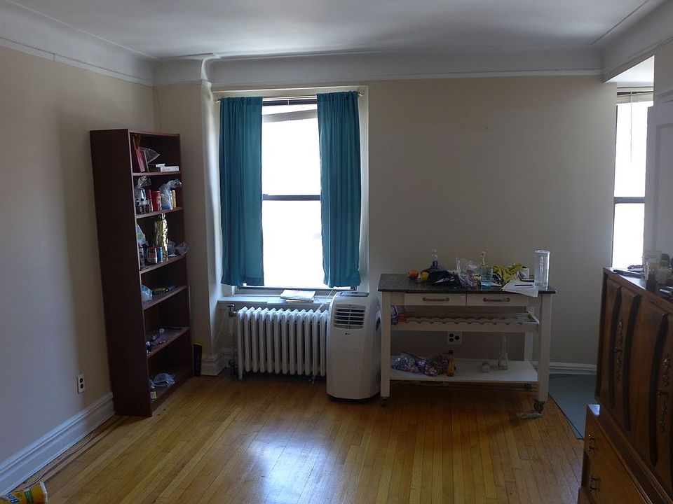 2nd image of 300 8th Ave APT 3C