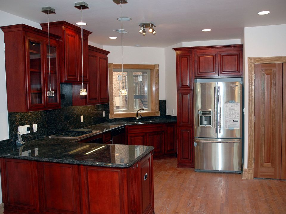 1st image of 4954 S King Dr #1