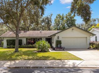 214 Woodland Ct, Safety Harbor, FL 34695