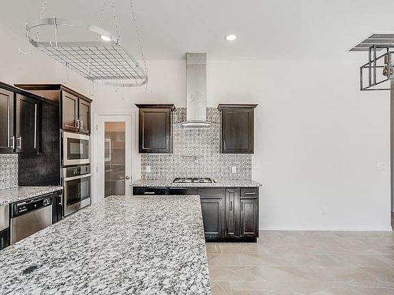 5th image of 421 Villa Sol Ct