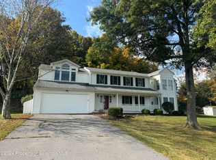 103 Summer Rules Rd, Waverly Township, PA 18411