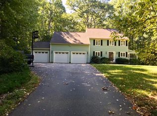 10 Abbie Ln, Hampstead, NH 03841