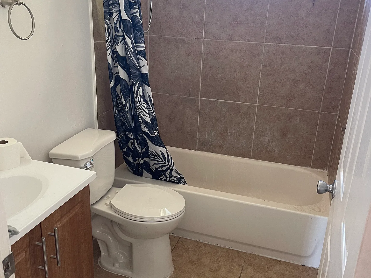 3 bed, 1143 sqft, $3,000 — Photo 2