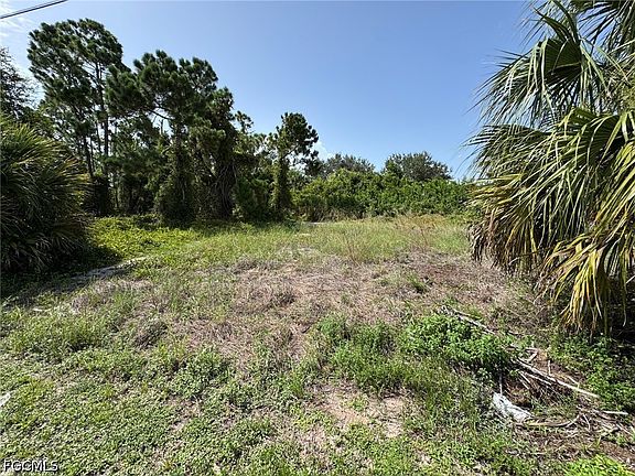 3rd image of 26492 Angelica Rd