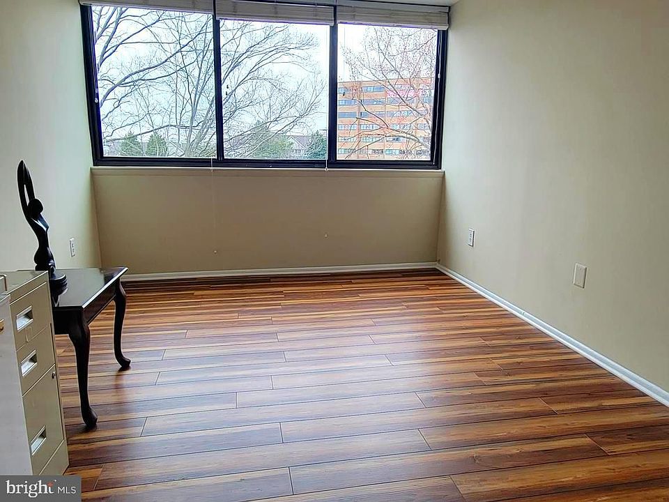 1st image of 12 S Van Dorn St APT 401