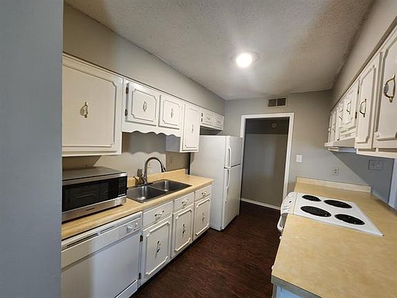 5th image of 3053 Leeridge Dr