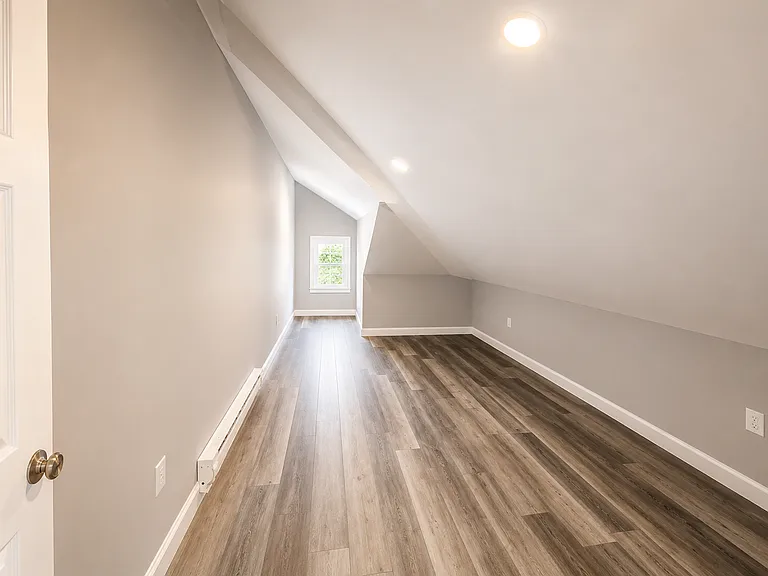 1013-1015 Prospect St #2L — Photo 4