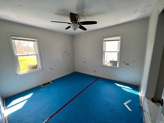 5th image of 1057 Evans St