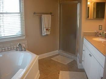 5th image of 4564 Mackenzie Ct