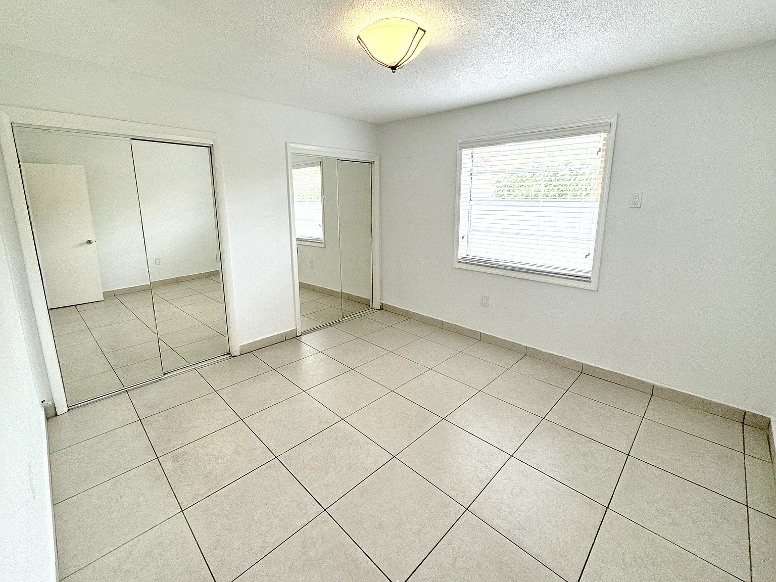 3170 SW 17th St — Photo 4