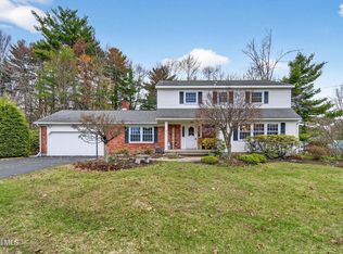 17 Tamarack Lane, Niskayuna, NY 12309