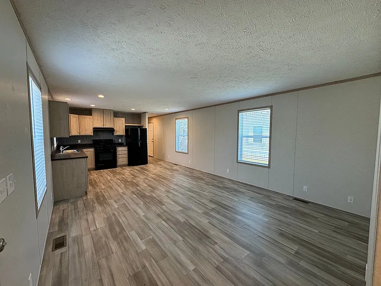 Oak Tree Village — Photo 10