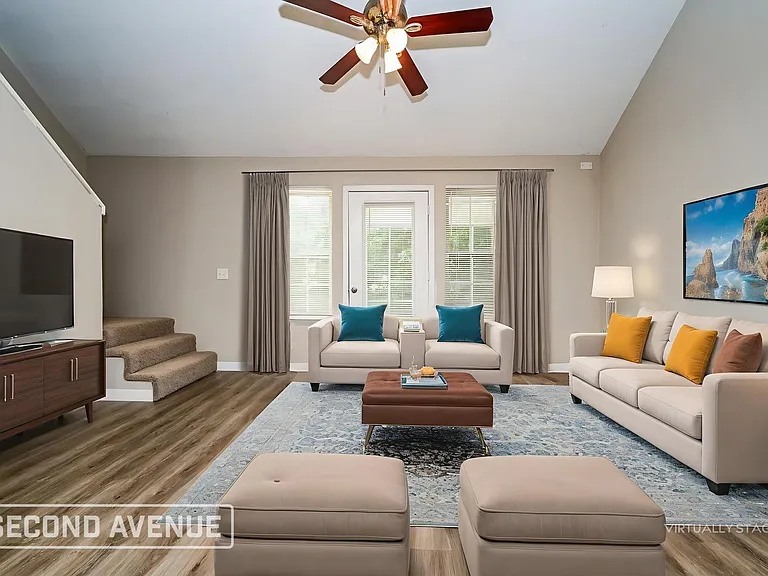 2370 Iron Horse Dr — Photo 2