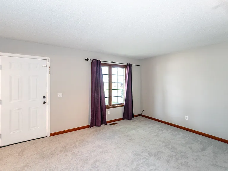91 Elk Run Dr — Photo 3