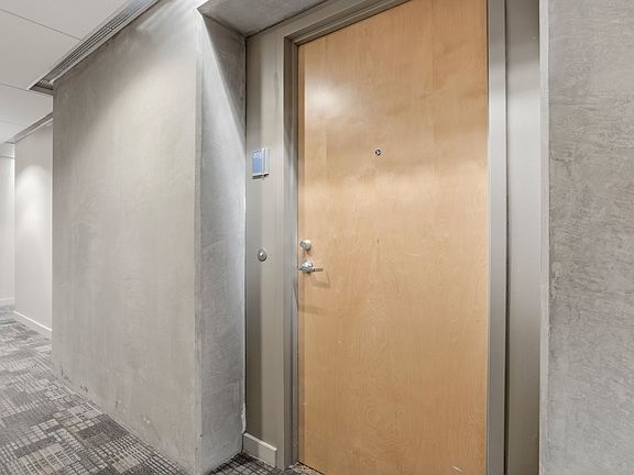 5th image of 321 10th Ave Unit 203