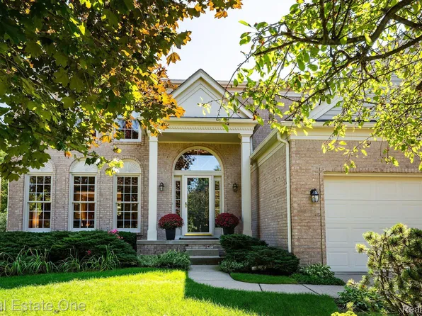 3774 Rolling Hills Rd, Orion, MI 48359