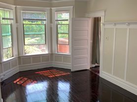 276 Douglass St, San Francisco, CA