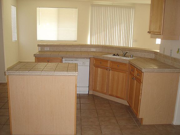 5th image of 82579 Tivoli Ln