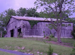 1066 Beaver Lake Rd, Lawrenceburg, KY 40342