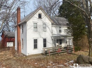 9860 E Side Hill Rd, Ripley, NY 14775