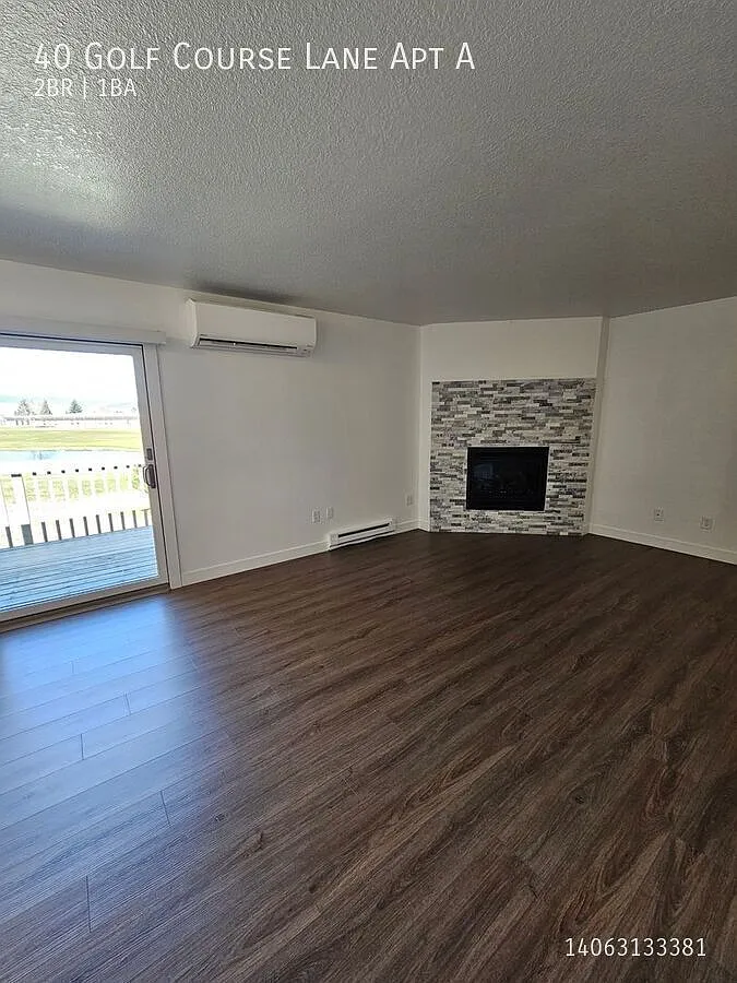 Coming Soon!- Lower Two Bedroom Apartment centrally located off the Bill Roberts Golf Course. — Photo 3