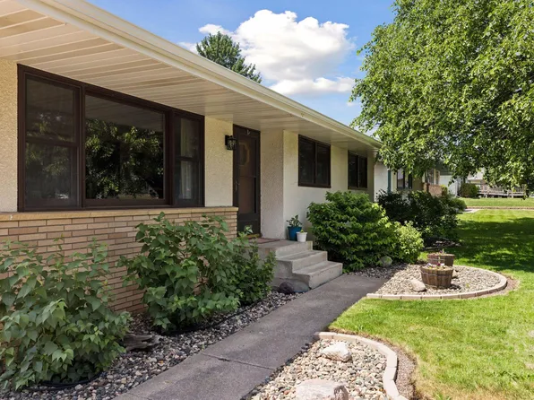 1953 Dieter St N, Maplewood, MN 55109