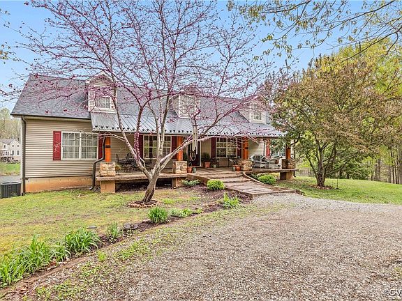 4th image of 2679 Poplar Forest Dr