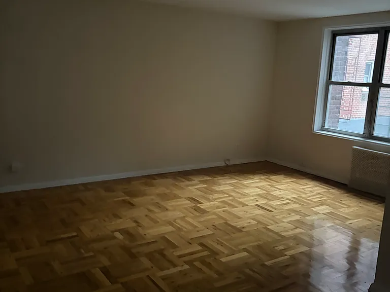 365 Bronx River Rd #2A — Photo 2
