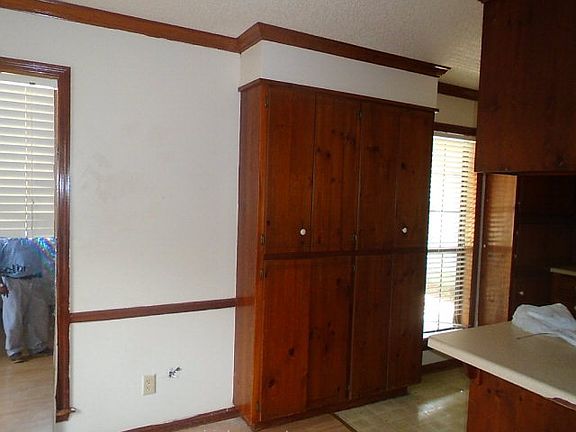 5th image of 1708 Chatham Pl