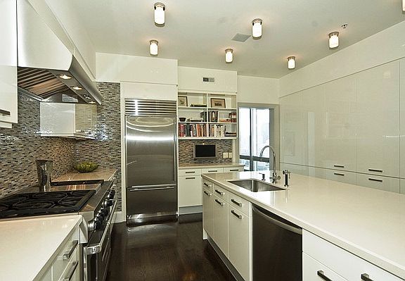4th image of 500 W Superior St Unit 2003