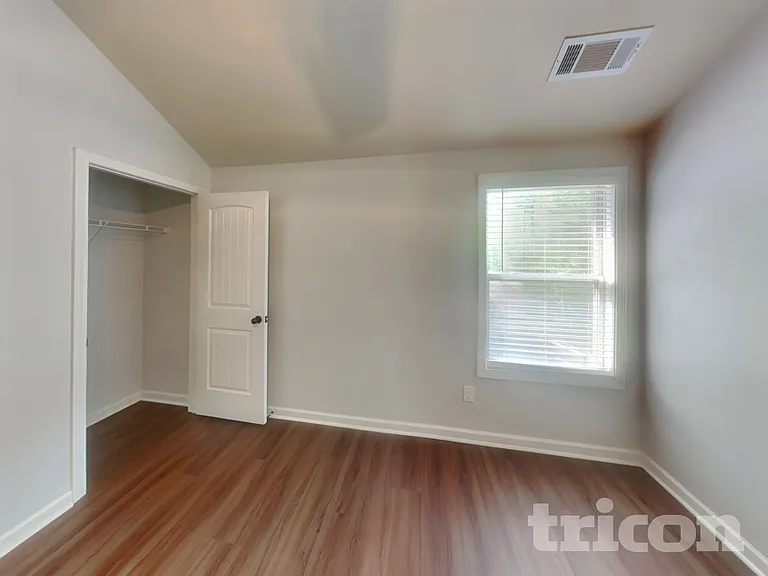 217 Adeline Ln — Photo 8