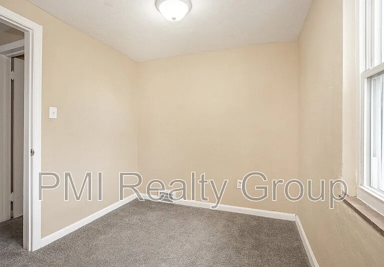 645 Babbitt Rd — Photo 10