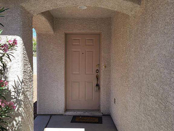 2nd image of 5560 Walcott Dr