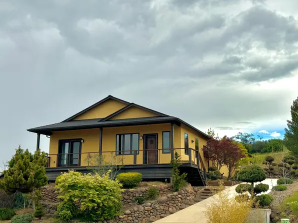 4351 Vista Pointe Dr, Medford, OR 97504