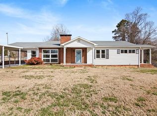 1305 Old Us Highway 52 S, Pilot Mountain, NC 27041