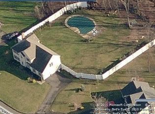 6 Compass Rock Ln, Wallingford, CT 06492