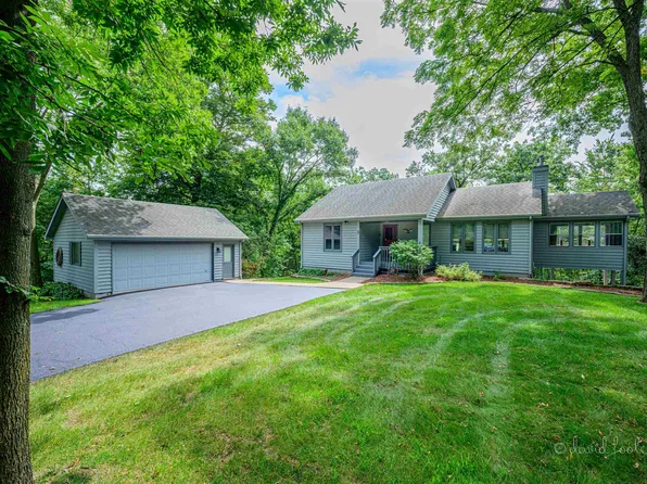 5 Sylvan Ct, Galena, IL 61036