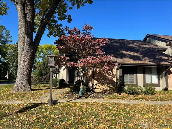 1451 Carriage Trace Blvd, Dayton, OH 45459