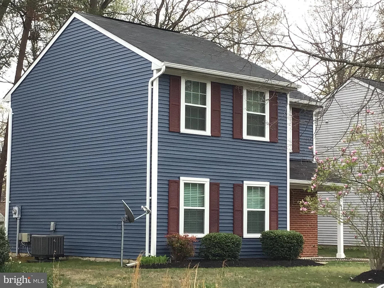 3 bed, 1.5 bath, 1324 sqft, $2,350 — Photo 4