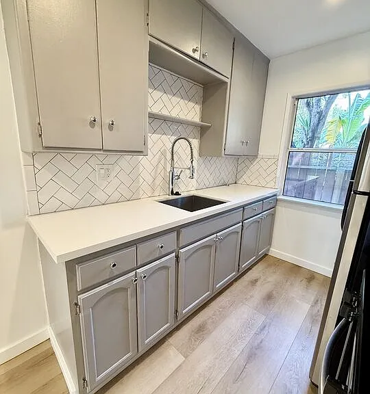 1143 N Formosa Ave #3 — Photo 4