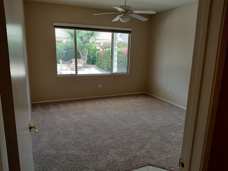 Primary Suite - Brand new carpet (In both bedrooms)