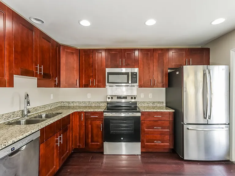 6023 Sand Key Ln — Photo 8