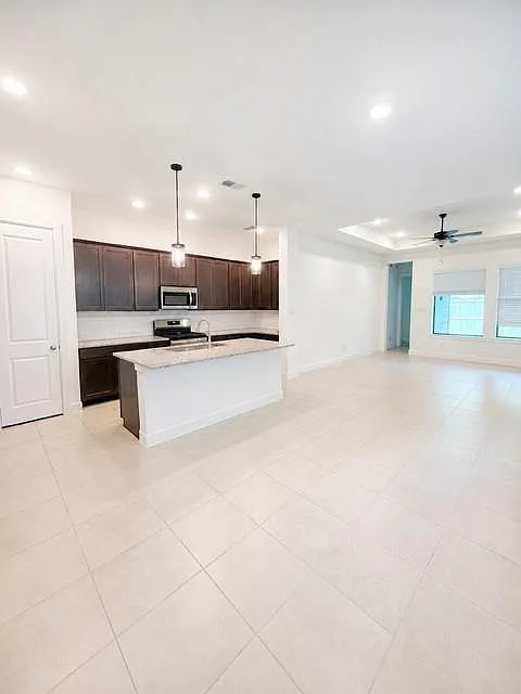 3 bed, 2.0 bath, 1524 sqft, $2,500 — Photo 3