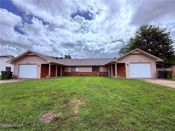 1813 & 1815 S 14th Pl, Rogers, AR 72758