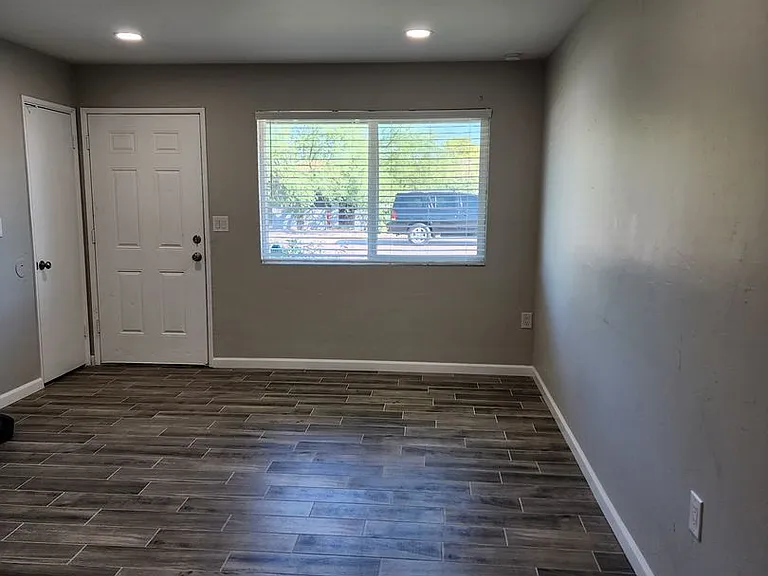 1041 W Elna Rae St — Photo 2