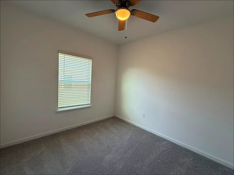 4453 NW 14th Loop — Photo 5