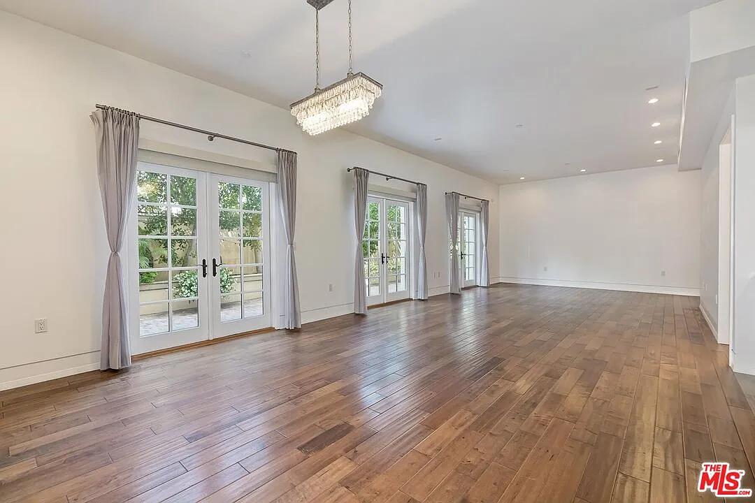 3 bed, 2.5 bath, 2472 sqft, $10,500 — Photo 4