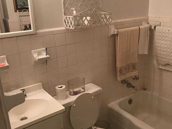 5th image of 1668 Thornton Pl SW