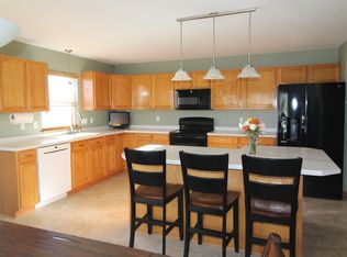 1616 Falcon Dr, Hartford, WI
