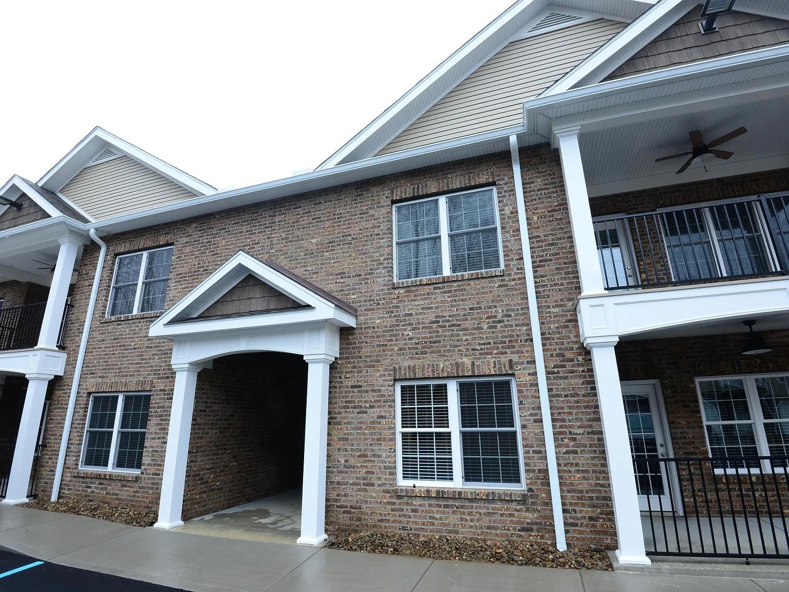 2 bed, 1100 sqft, $1,450 — Photo 1